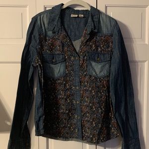 Middle floral and denim shirt